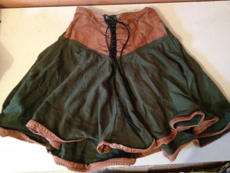 n°1 : jupe vert et marron 3€